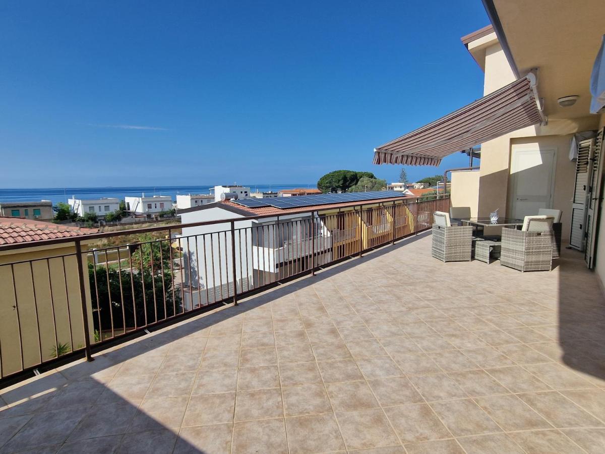 La Terrazza Di Elisa Lejlighed Marina di San Lorenzo Eksteriør billede
