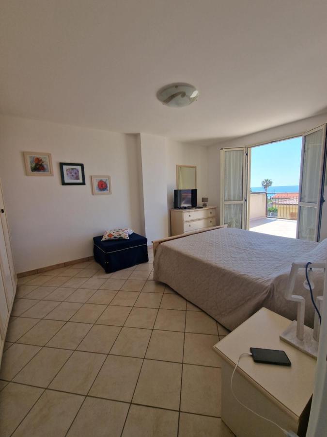 La Terrazza Di Elisa Lejlighed Marina di San Lorenzo Eksteriør billede