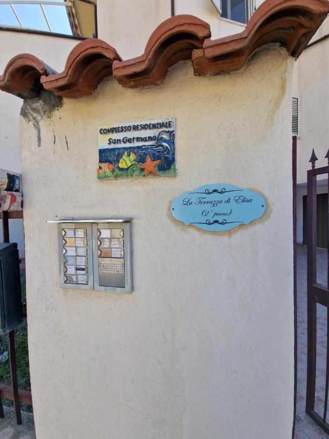 La Terrazza Di Elisa Lejlighed Marina di San Lorenzo Eksteriør billede