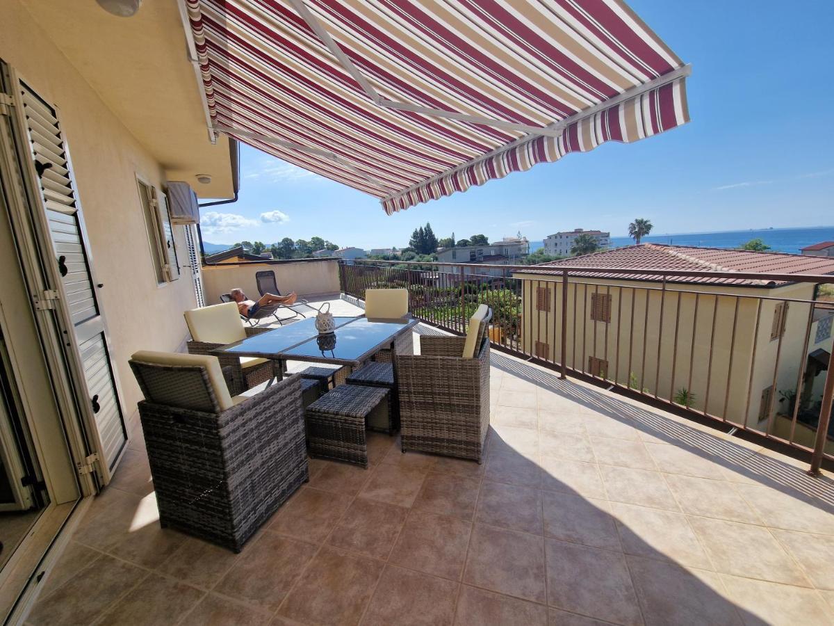 La Terrazza Di Elisa Lejlighed Marina di San Lorenzo Eksteriør billede